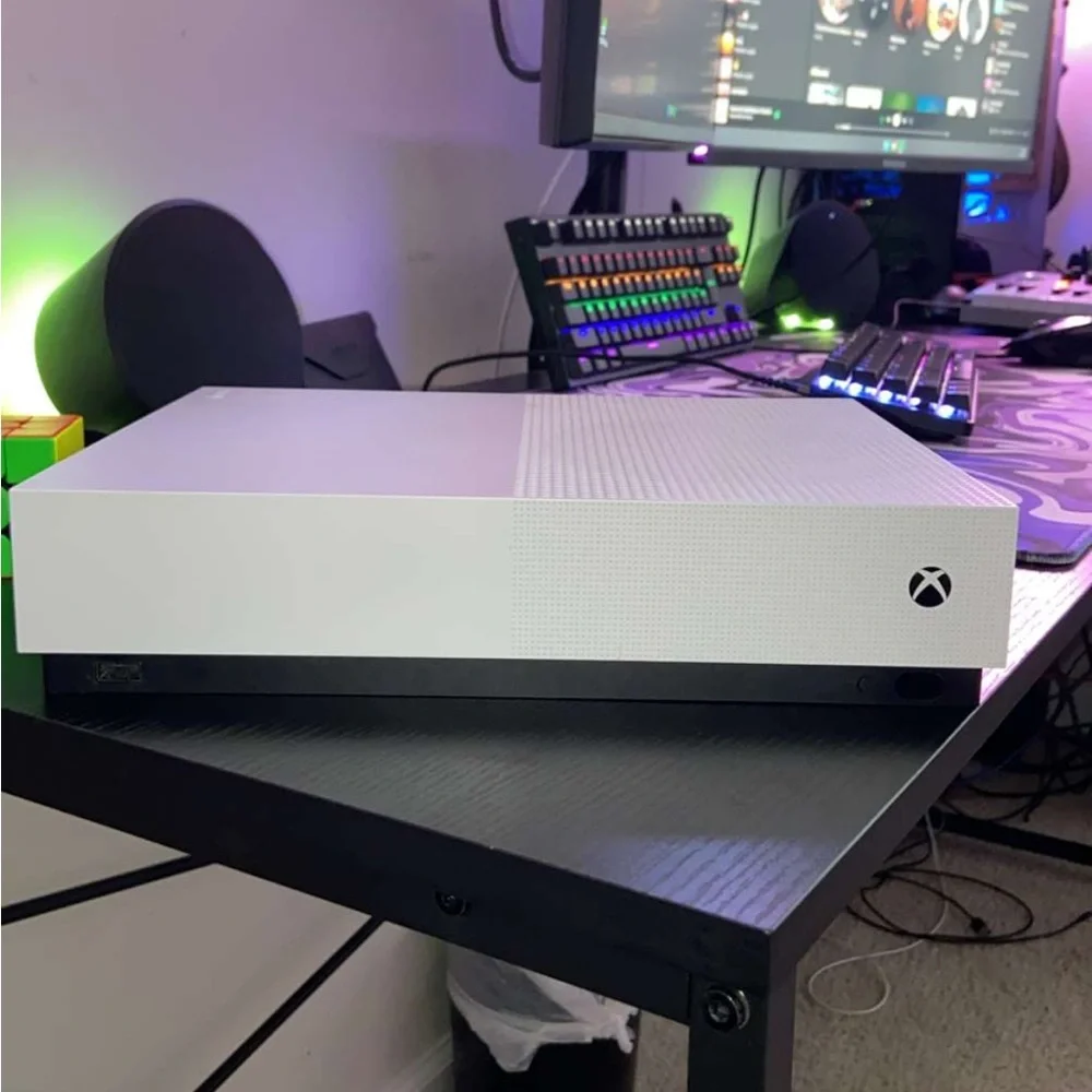 Xbox series 1 (includes hdmi cord)